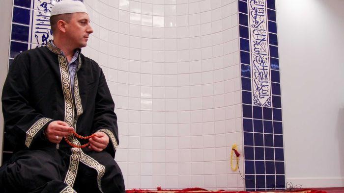 Imam Masjid Tertua di Melbourne Bisa Enam Bahasa