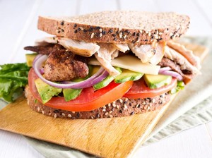 Yuk, Bikin Sahur Praktis dengan Racikan Chicken Sandwich a la Joanna Lasmono