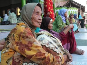 Orang Indonesia, Makin Tua Makin Tidak Bahagia