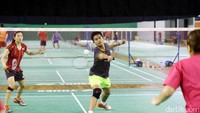Khusus ganda putra dan ganda campuran sudah mulai memadati lapangan sejak pagi. Mereka melakukan banyak game dan teknik di lapangan. Sementara ganda putri baru memulai latihan pukul 10.00 WIB.
