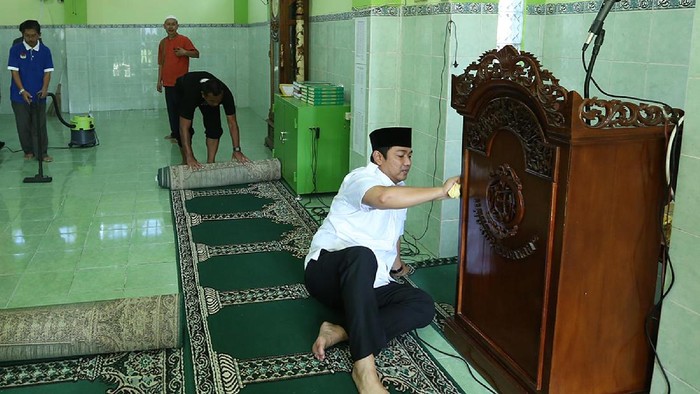Selama Ramadan, Warga Semarang Bersih-bersih Masjid Tiap Jumat
