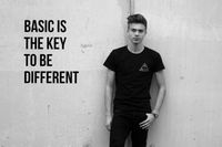 Security Tampan di Konser Justin Bieber Ini Bikin Netizen Tergila-gila