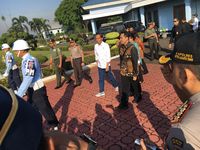 Tentang Blusukan Jokowi yang Ditemani Sneakers Pilihan Kaesang