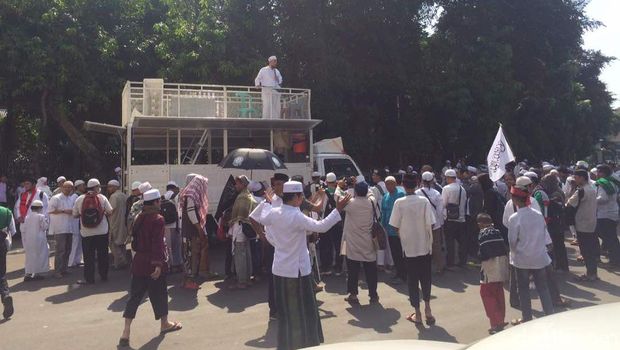 Aksi Bela Ulama 96 di Kompleks Masjid Istiqlal