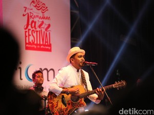 Glenn Fredly Buat Penonton Trenyuh di  Ramadhan Jazz Festival