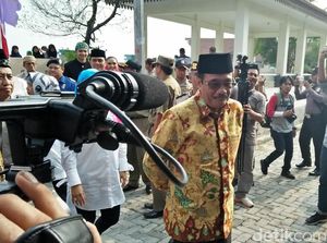 Djarot Berencana Takziah ke Rumah Duka Julia Perez