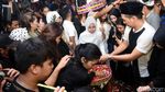 Banjir Tangis Sahabat di Pemakaman Jupe