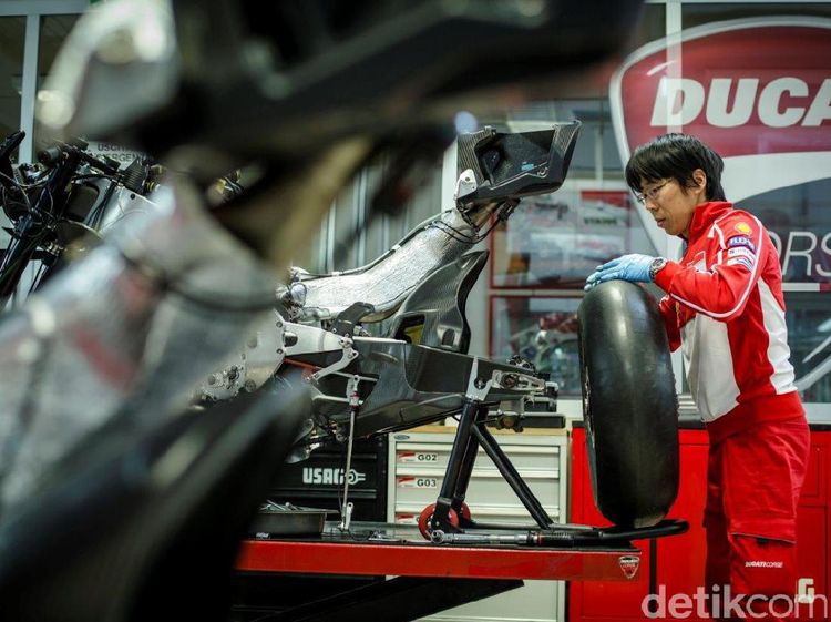 Komparasi Teknologi Mobil dan Motor Sport