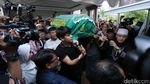 Para Rekan Artis yang Ikut Melayat Jupe