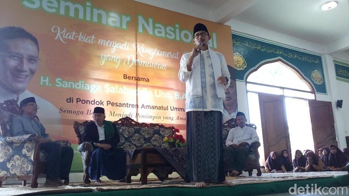 Seminar Kiat Jadi Konglomerat, Sandiaga Bekali Santri 4 Kartu As