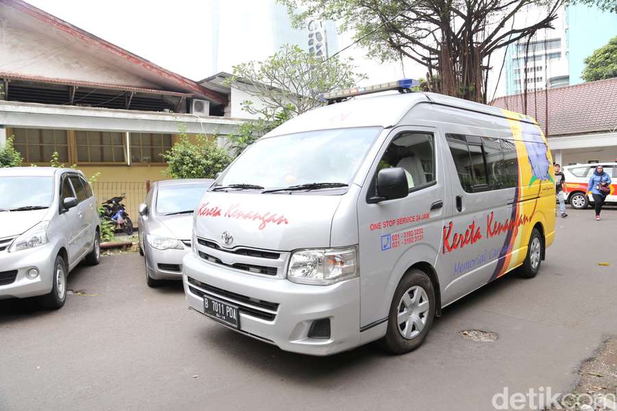 Jenazah Jupe Dibawa ke Rumah Duka