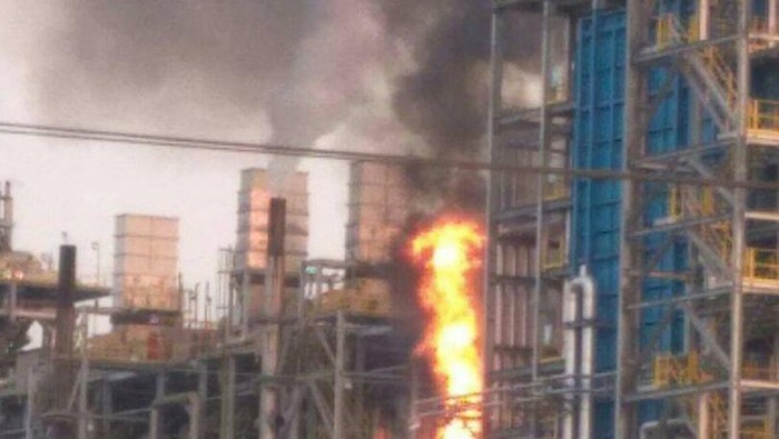 PT Chandra Asri Selidiki Terbakarnya Pabrik Petrokimia di Cilegon