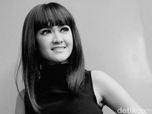 Obituari Julia Perez: Tak Pernah Sedetik pun Menyerah