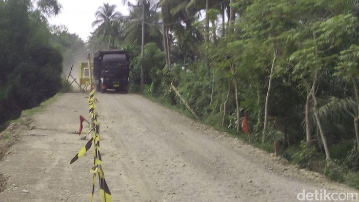 Warga Harap Jembatan di Tingkeum yang Putus Segera Diperbaiki