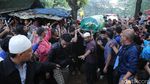 Warga Padati Pemakaman Jupe