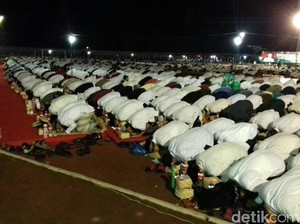 8 Ribu PNS di Purbalingga Salat Tahajud, Sahur dan Salat Subuh Bersama