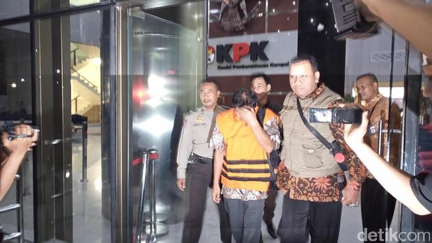 2 Penyuap Kasi Intel Kejati Bengkulu Ditahan KPK