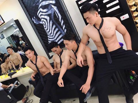 Viral, Salon di Vietnam yang Para Stafnya Pria Tampan Bertelanjang Dada