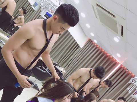 Viral, Salon di Vietnam yang Para Stafnya Pria Tampan Bertelanjang Dada