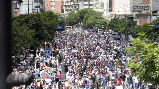 Oposisi di Venezuela turun ke lapangan menentang pemerintahan Maduro