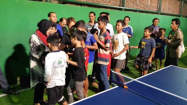 Main Tenis Meja di Dolly, Risma Juga Ditodong Bonek