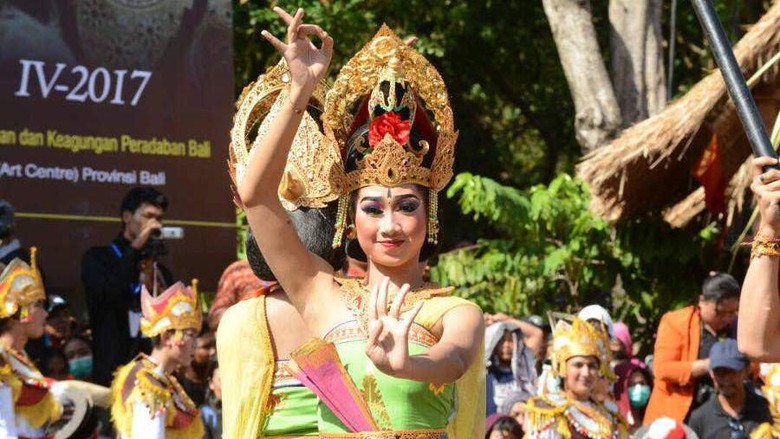 Pesta Kesenian Bali (dok Kemenpar) Pesta Kesenian Bali (dok Kemenpar)