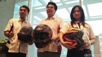 Helm KYT NFR, KYT Thunderflash, dan INK Dynamic diluncurkan di Jakarta, Sabtu (11/6/2017).