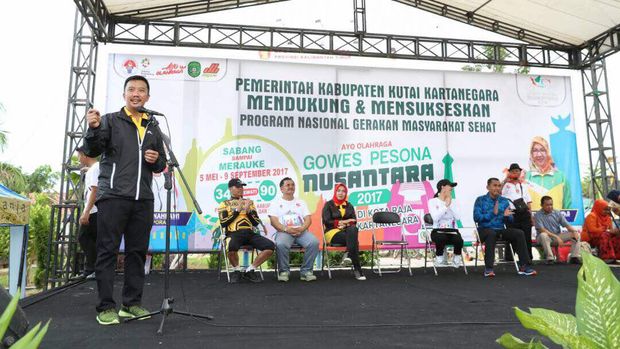 Menpora Imam Nahrawi berpidato saat Gowes Pesona Nusantara di Kutai Kertanegara