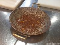 Ketika Puding Croissant Hangat Berpadu dengan Lelehan <i/>Dark Chocolate</i>