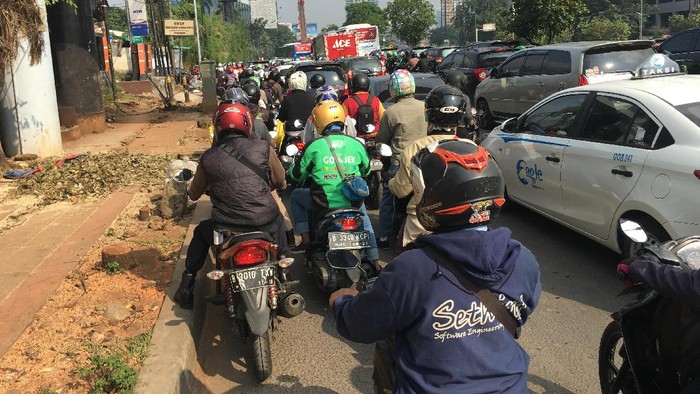 Macet Parah Menuju Pusat Jakarta