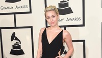 Miley Cyrus membatalkan konsernya yang bertajuk ‘Bangerz Concert’ di Sprint Centre, Kansas City pada tahun 2014 lalu karena mengidap alergi parah terhadap antibiotik dan harus menjalani perawatan untuk beberapa hari. Foto: Getty Images