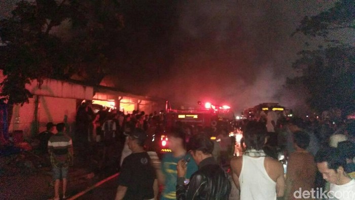 Foto: Kebakaran Pasar Kramat Jati