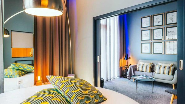 Harga per malamnya mulai dari 180 Euro atau setara Rp 2,6 juta dan paling mahal 565 Euro atau setara Rp 8,1 juta (Pestana CR7 Hotel) Harga per malamnya mulai dari 180 Euro atau setara Rp 2,6 juta dan paling mahal 565 Euro atau setara Rp 8,1 juta (Pestana CR7 Hotel)