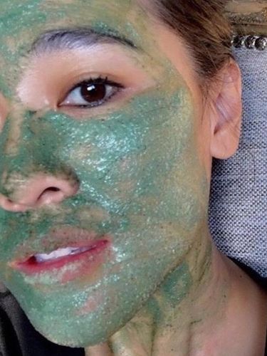 10 Artis Indonesia Merilis Produk Kosmetik 