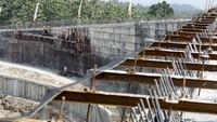 Begini penampakan terkini proyek pembangunan flyover Kesambi Prupuk di Jawa Barat, Senin (12/6/2017).