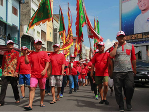 Wisatawan Antusias Saksikan #BakarTongkangFest 2017