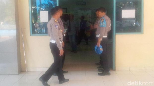Korban luka masih mendapatkan perawatan intensif.