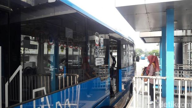 Halte busway Harmoni