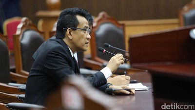 Pengusaha Sawit Cabut Gugatan Pasal Sakti UU 32/2009