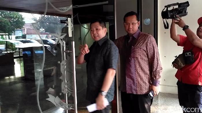 Diperiksa Terkait SMS Kaleng, Hary Tanoe Tiba di Bareskrim