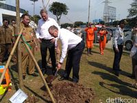 Wali Kota Rotterdam di RPTRA Kalijodo / 