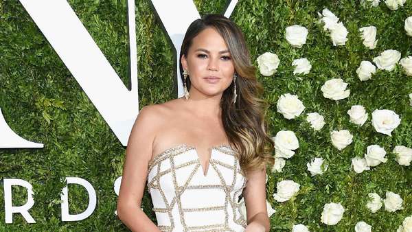 Pesona Para Seleb Cantik di Tony Awards 2017 Pesona Para Seleb Cantik di Tony Awards 2017