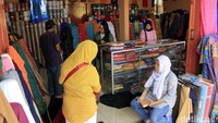 Biasanya kawasan ini sangat ramai dikunjungi pembeli dari luar kota pada Bulan Ramadan. 