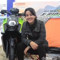 Sabrina Sameh adalah salah satu Mojang cantik asal Bandung yang sukses menjadi pebalap drag race di kancah nasional. Foto: Rangga Rahadiansyah