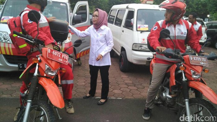 Bantu Pemudik, PMI Pekalongan Siaga 24 Jam
