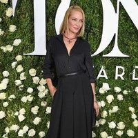 Nasib Uma Thurman hampir mirip dengan Mawar AFI. Setelah sang suami ketahuan selingkuh dengan babysitter anak mereka, Ethan bahkan menikahi pengasuh anak tersebut.Foto: Dimitrios Kambouris/Getty Images for Tony Awards Productions