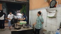 Kedai ini buka mulai pagi sekitar pukul 09.00 - 22.00 WIB. Harganya Rp 15.000 per porsinya (Bonauli/detikTravel)