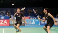 Hendra/Boon Heong butuh waktu 52 menit untuk bangkit dari ketinggalan di gim pertama dan meraih kemenangan 23-25, 21-17, dan 21-18 atas lawannya tersebut.