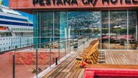 Ronaldo harus mengorek kocek sebesar 70 juta Euro atau sekitar Rp 1,05 triliun untuk membangun 4 hotel dari Pestana. Dua di portugal sudah beroperasi, sisanya di Madrid dan New York (Pestana CR7 Hotel)
