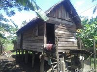 Tak Layak Huni, Rumah Nenek Zubaidah Dibedah Polisi